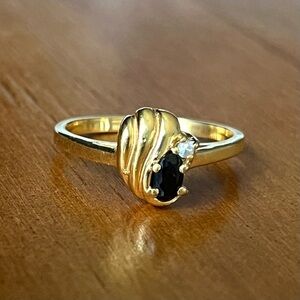 BOGO Gold tone ring with black and white stones